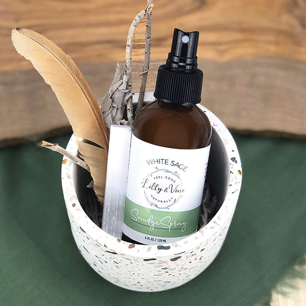 Lilly & Vine White Sage Spray w/ Sun & Full Moon Charged Selenite Crystal Wand(4.0 oz)